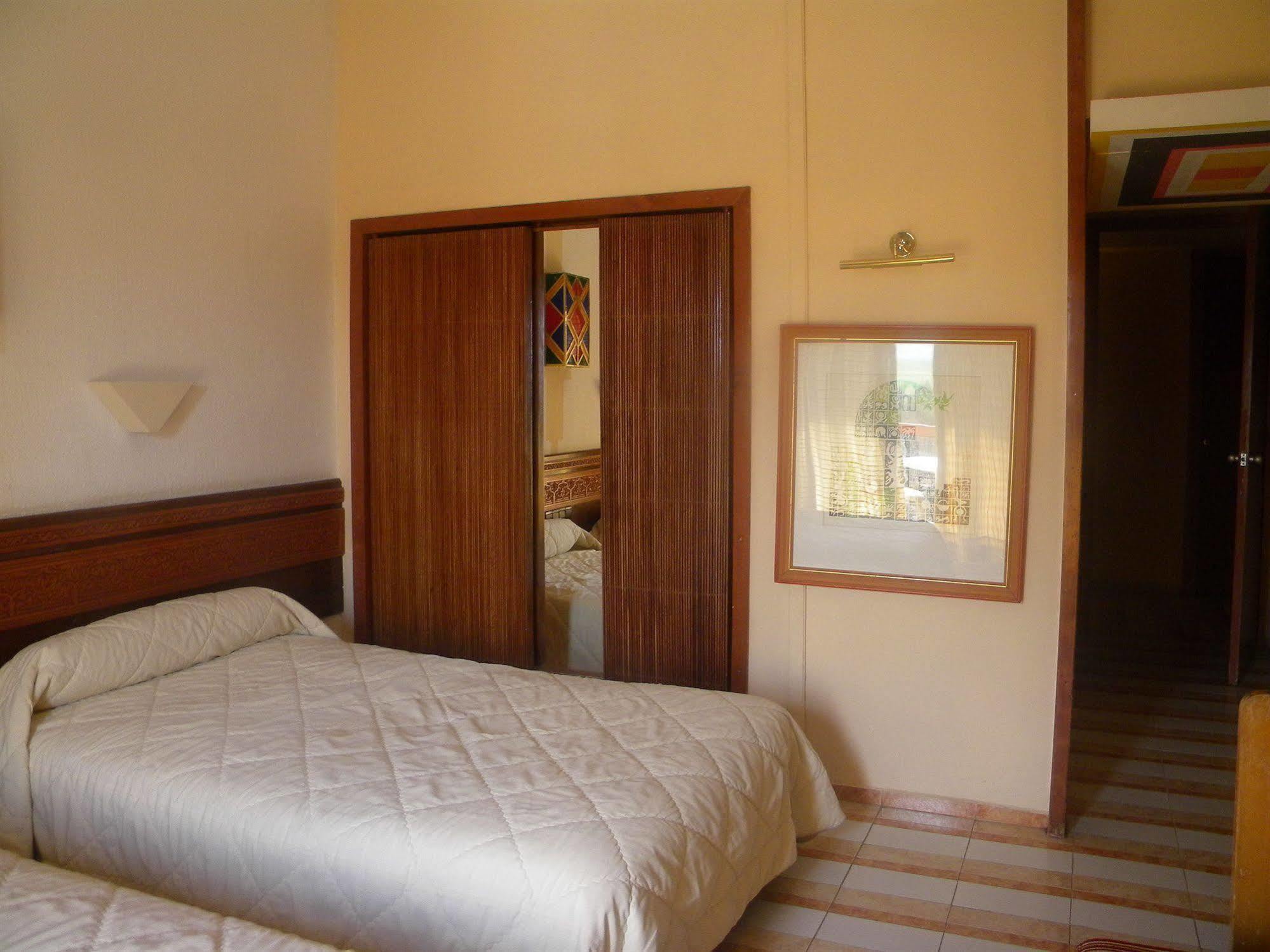 Sidi Harazem Hotel Exterior foto